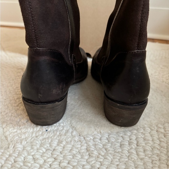 Authentic UGG Australia Cassis brown leather riding boot. Women's 8.5 - Picture 5 of 9